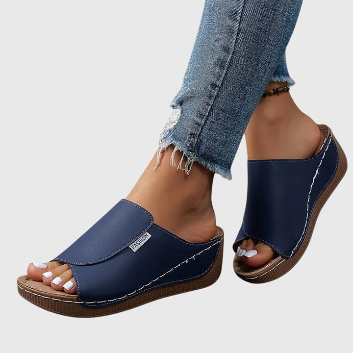 Bríd | Sandalias Clásicas de Confort para Caminar