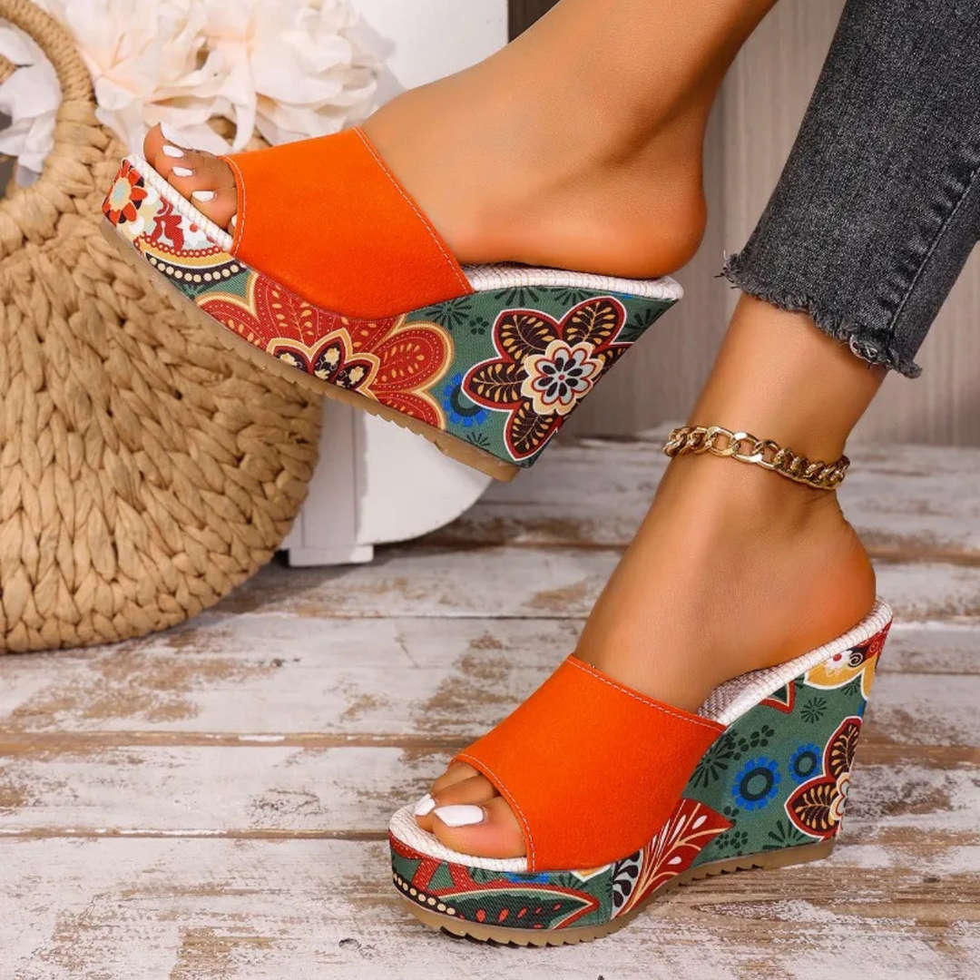 Joelle™ — Mules escultóricas con tacón floral