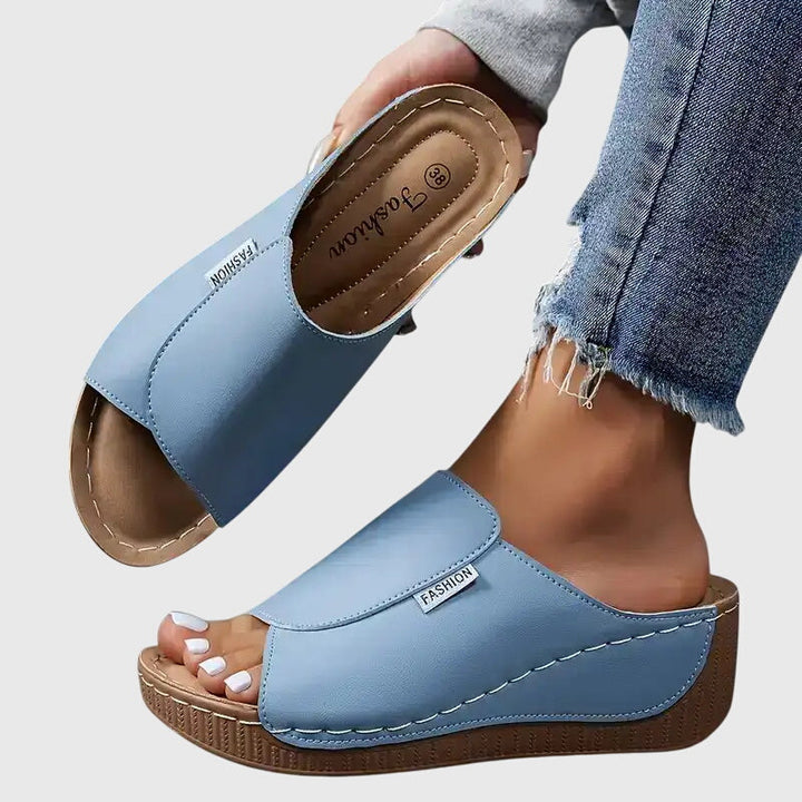 Bríd | Sandalias Clásicas de Confort para Caminar