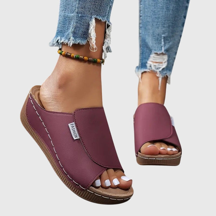 Bríd | Sandalias Clásicas de Confort para Caminar