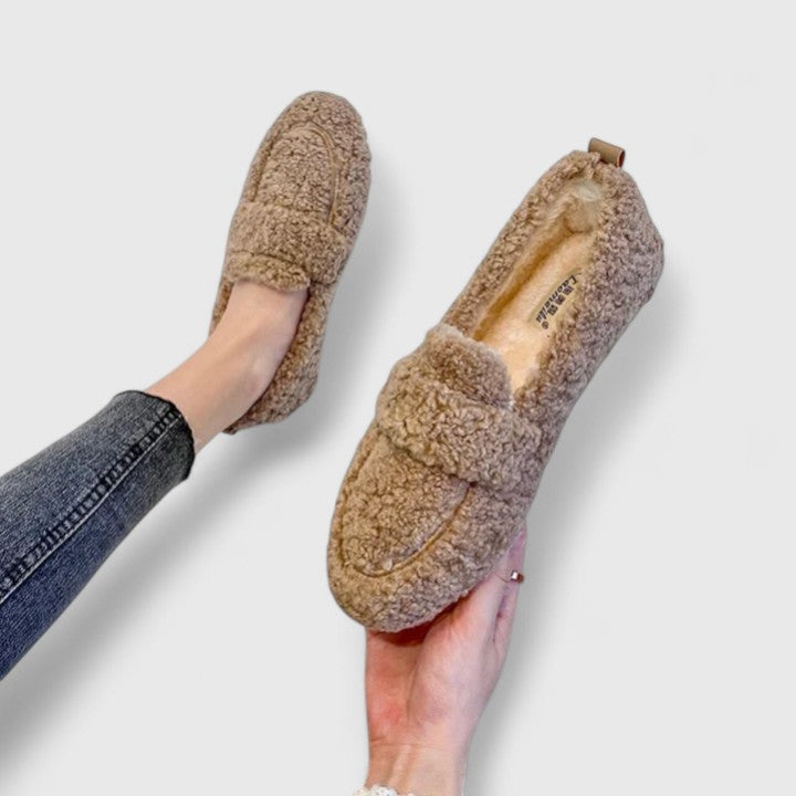 Éloria™ — Pantuflas elegantes para una suavidad diaria absoluta