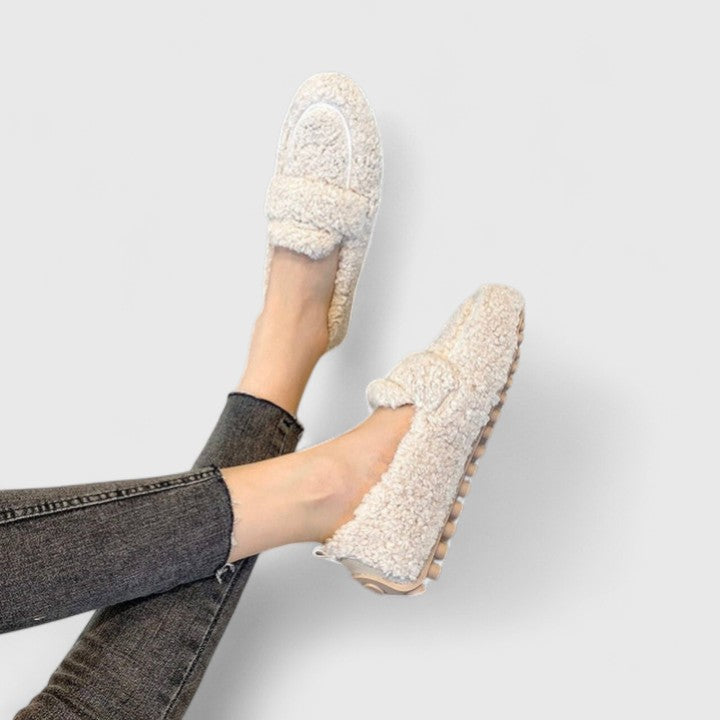 Éloria™ — Pantuflas elegantes para una suavidad diaria absoluta