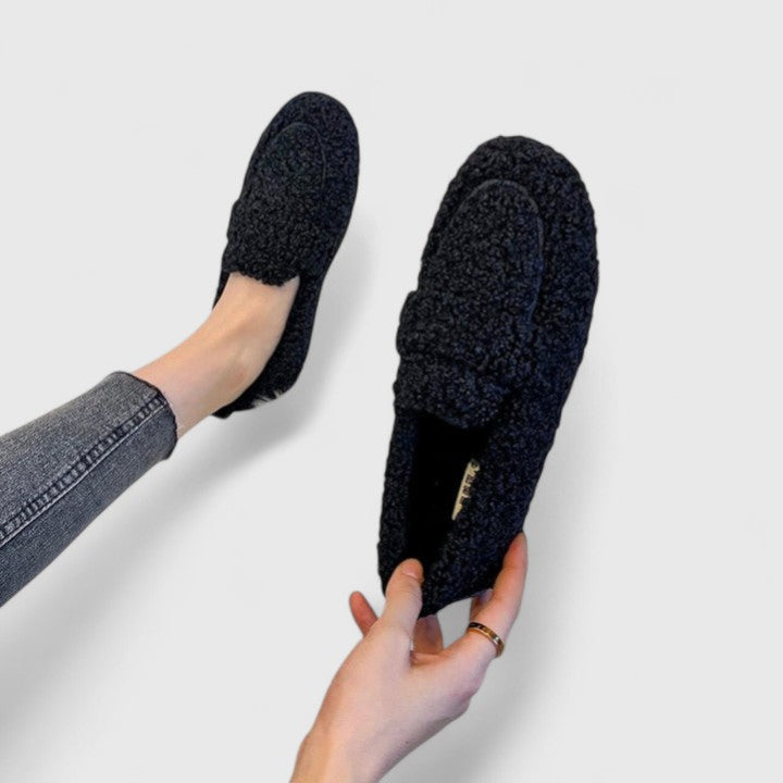 Éloria™ — Pantuflas elegantes para una suavidad diaria absoluta