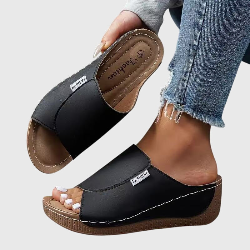 Bríd | Sandalias Clásicas de Confort para Caminar