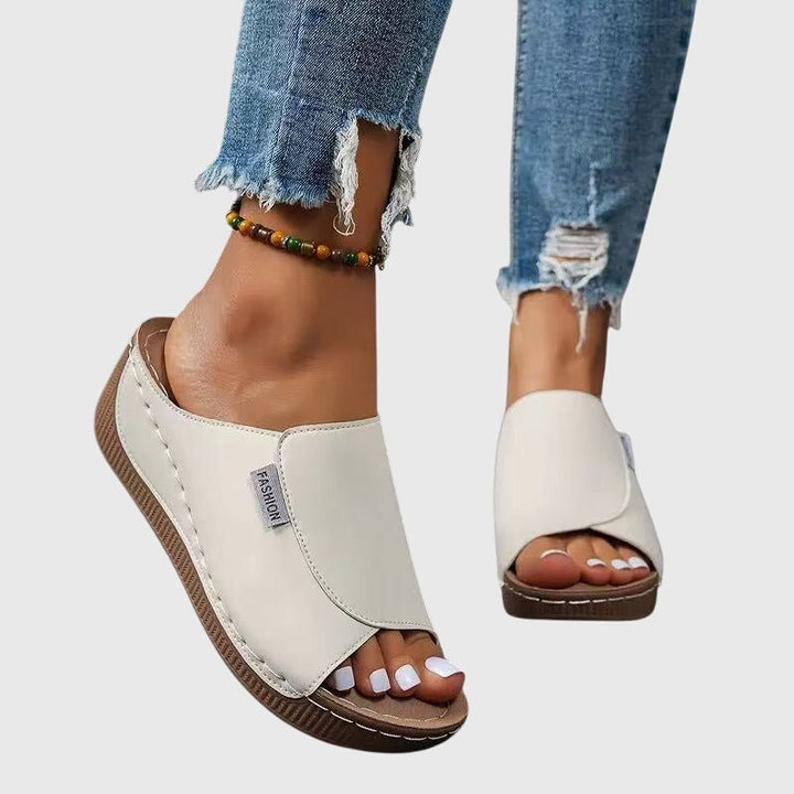 Bríd | Sandalias Clásicas de Confort para Caminar