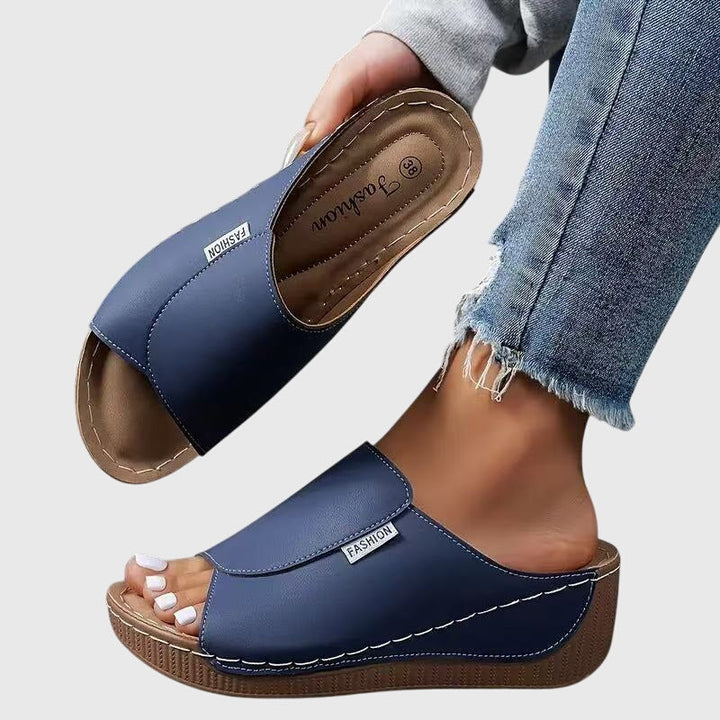 Bríd | Sandalias Clásicas de Confort para Caminar